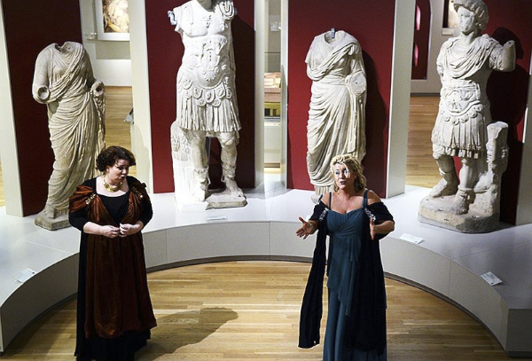 Queens of Egypt - Dido and Aeneas - Rijksmuseum voor oudheidkunde Leiden