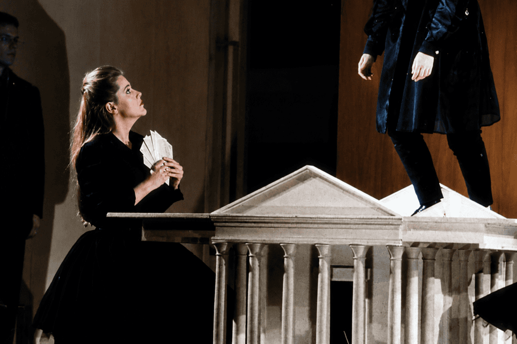 Astrid in de rol van Fortuna en Poppea in L'Incoronazione di Poppea