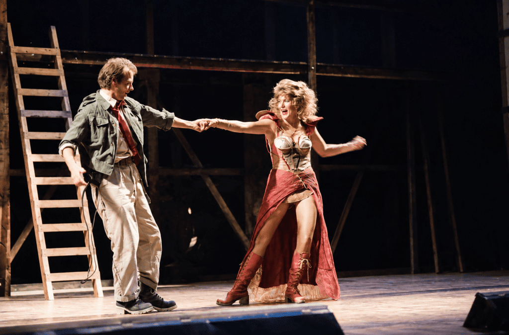 Astrid Vrensen als Sorceress [Sicle] in L'Ormindo